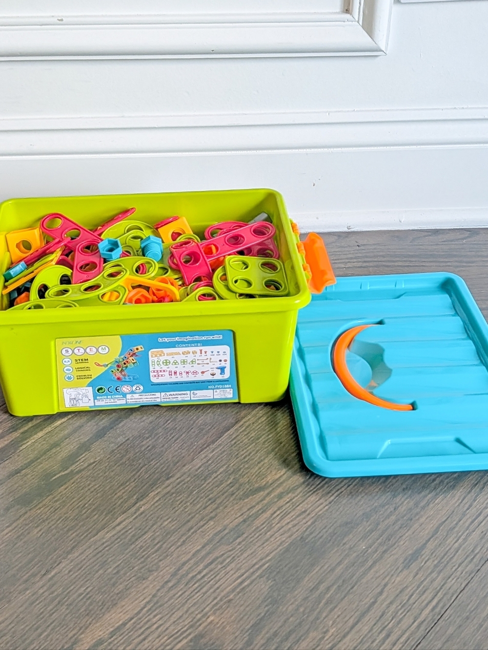 STEM Puzzle Creative Building Set with Storage Container - Picture 2 of 11